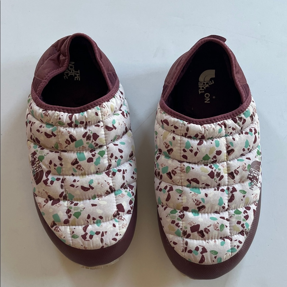 North Face Slippers Size 11